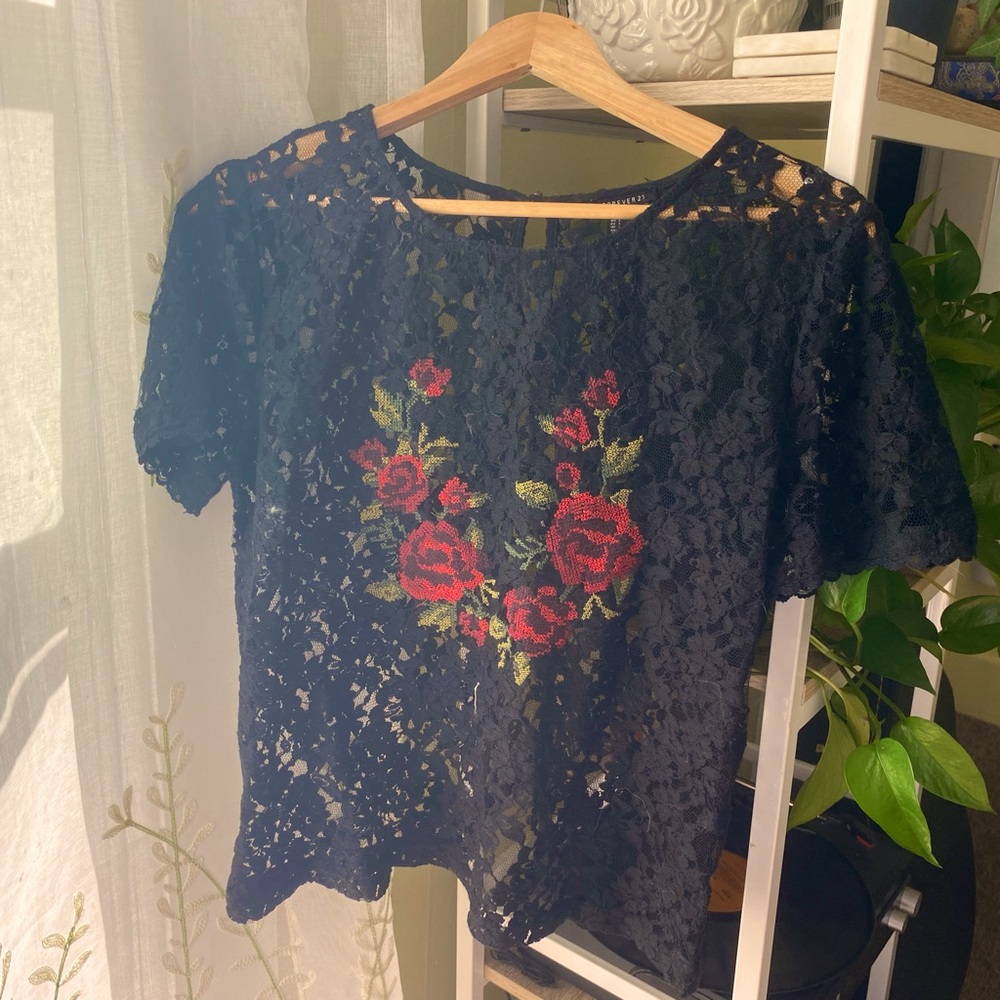 Forever 21 | Rose Lace Top - Picture 3 of 4